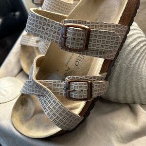 Comfortable Women’s Sandals with Adjustable Straps from Birkenstock